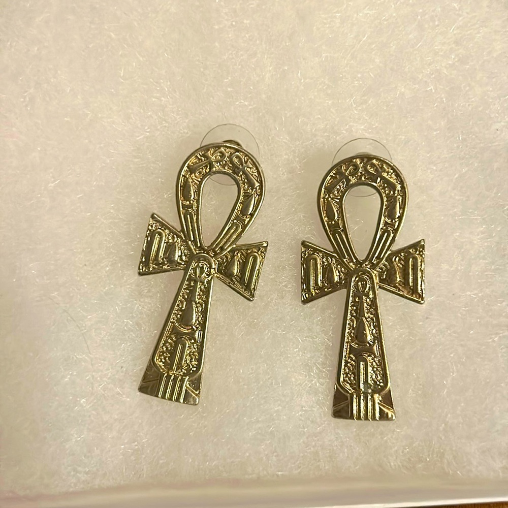 Gold ankh earrings, fun! Metal